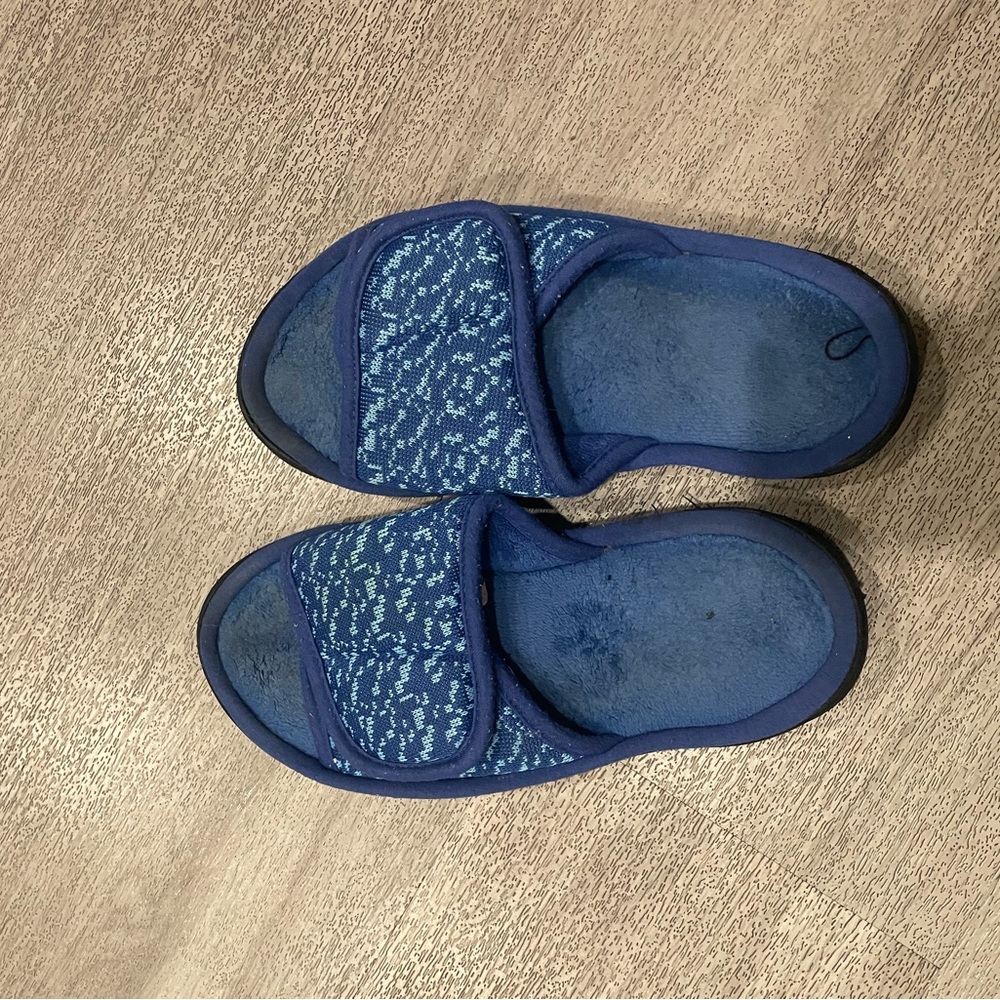 Blue Patterned Slippers 7.5 - Picture 2 of 2